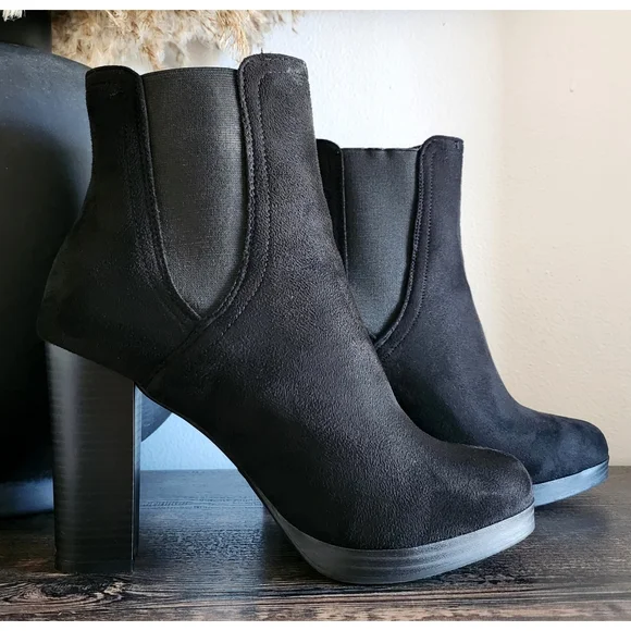 . Wild Diva Black Suede Booties/Boots - Picture 2 of 13